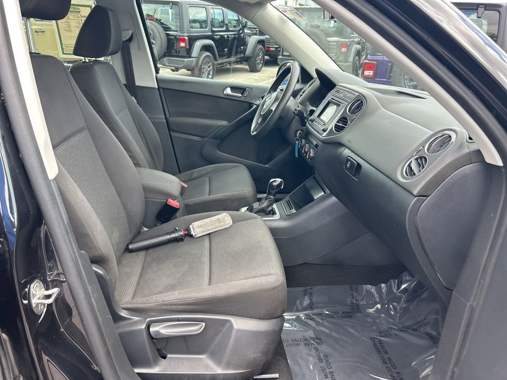Used 2018 Volkswagen Tiguan Limited image 21