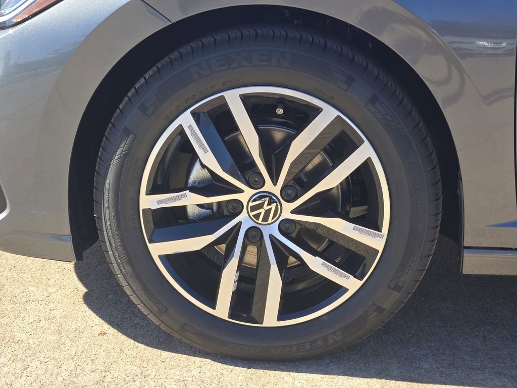 New 2026 Volkswagen Jetta SE image 9