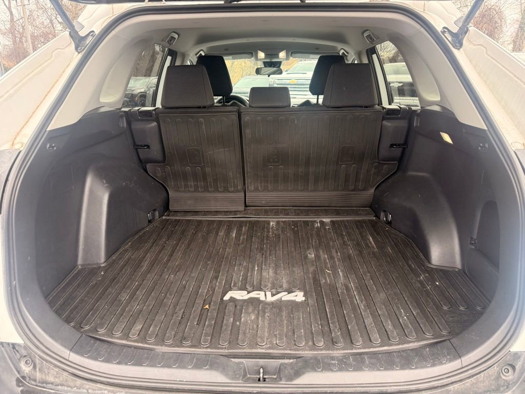Used 2024 Toyota RAV4 LE image 22