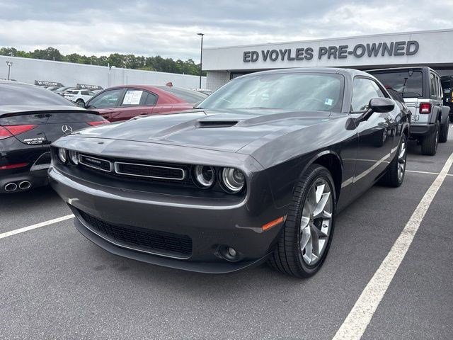 Used 2023 Dodge Challenger SXT w/ Plus Package RWD image 3