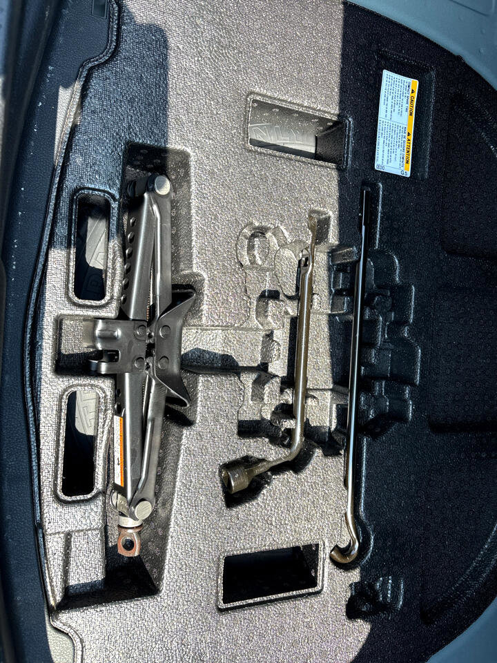 Used 2025 Toyota Camry LE image 30