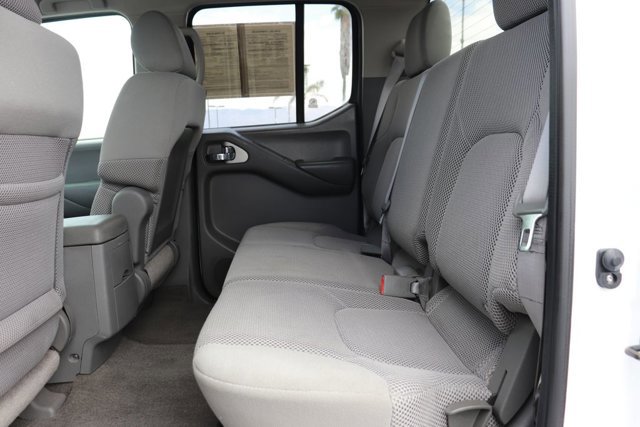 Used 2009 Nissan Frontier SE w/ SE Value Truck Pkg RWD image 13