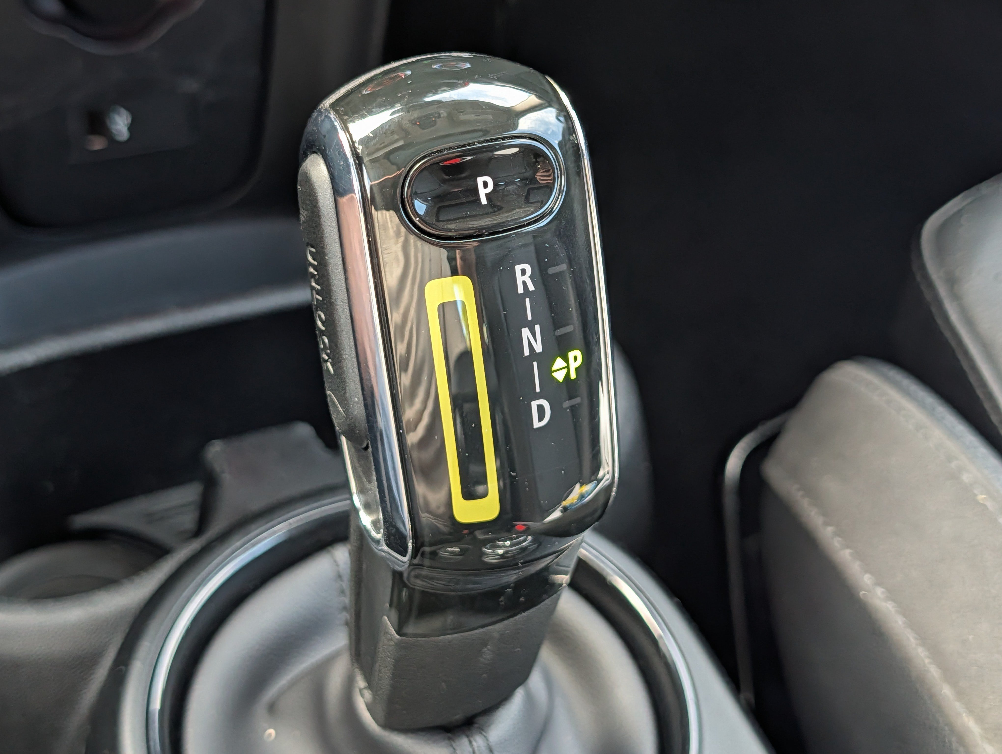Used 2022 MINI Cooper SE FWD image 24