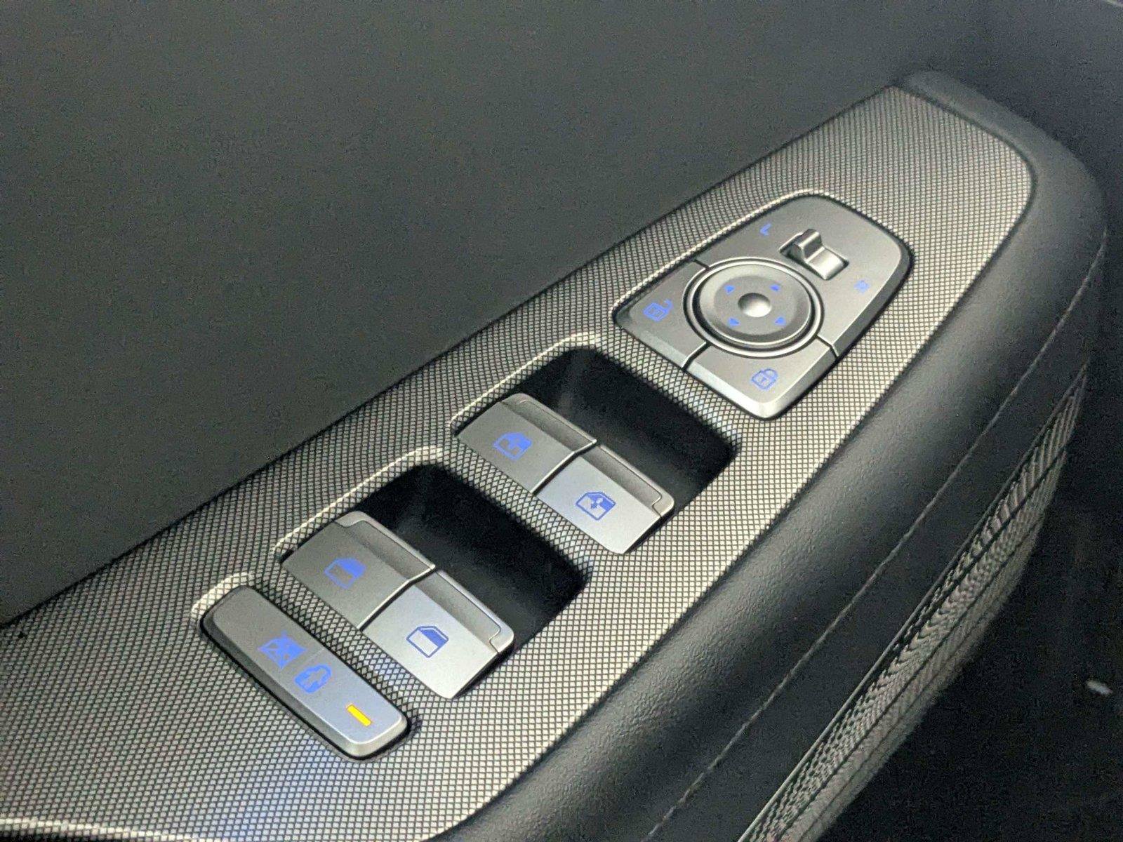 Used 2022 Hyundai Palisade Limited FWD image 16