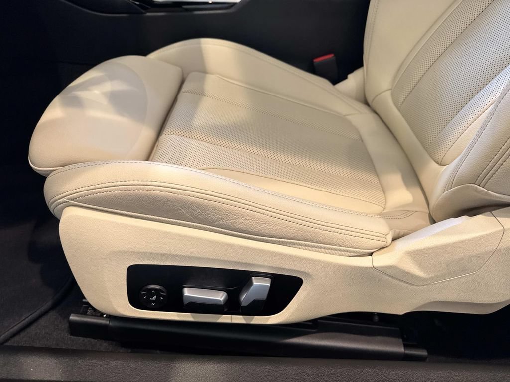 Used 2023 BMW 230i Coupe w/ Premium Package RWD image 21