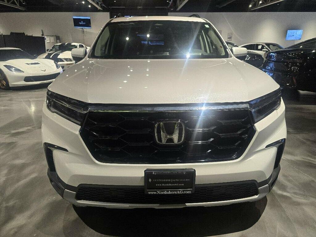 Used 2023 Honda Pilot Elite image 2