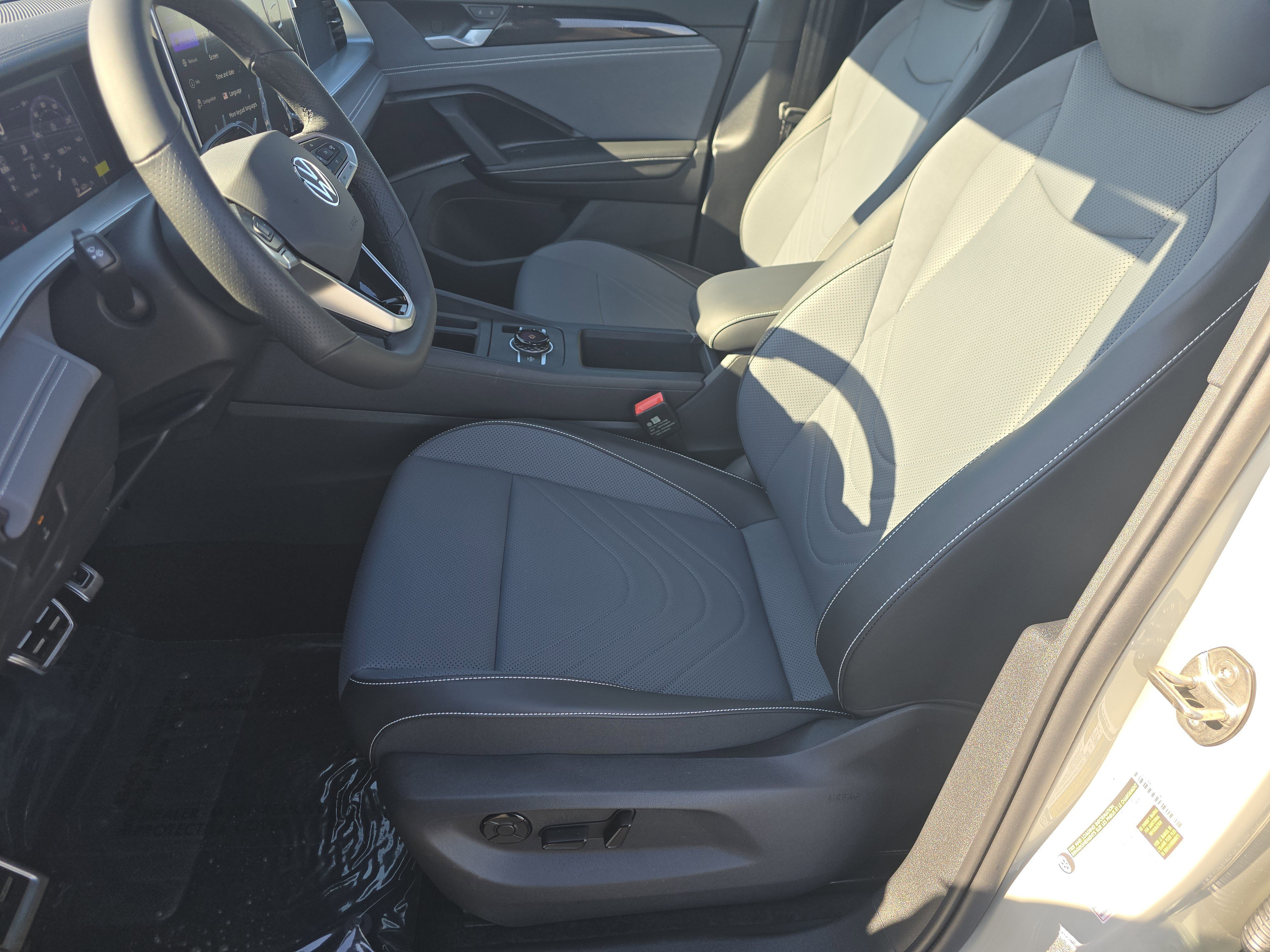 New 2026 Volkswagen Tiguan SE R-Line image 19