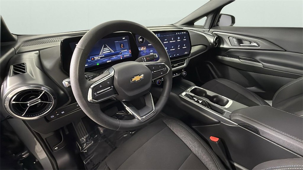 Used 2026 Chevrolet Equinox EV LT image 18