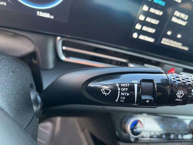 Used 2024 Hyundai Elantra SEL w/ Convenience Package image 15