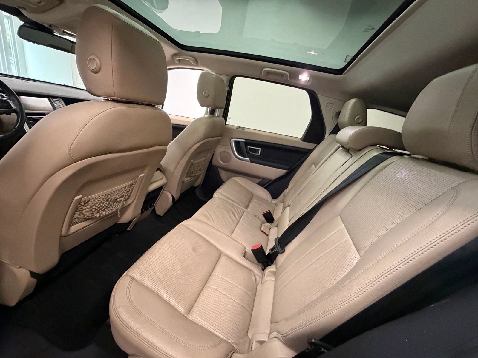 Used 2018 Land Rover Discovery Sport HSE AWD/4WD image 16