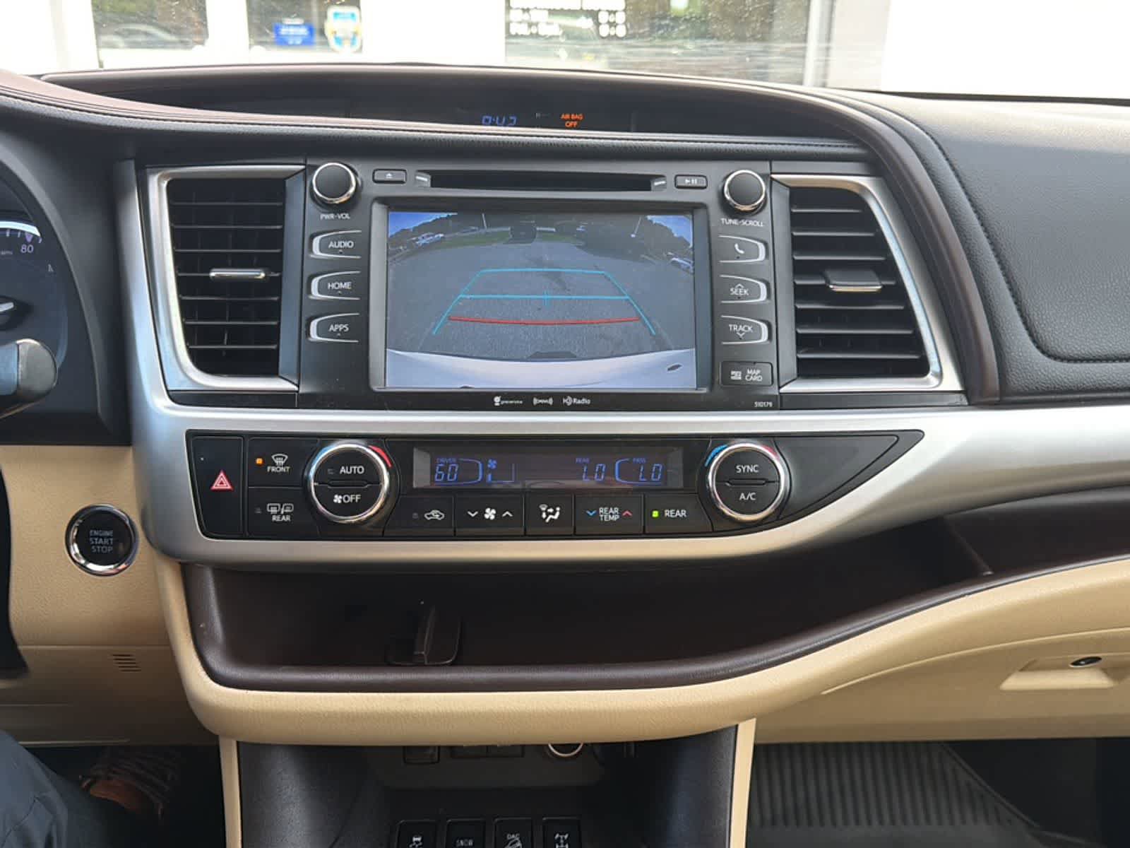Used 2018 Toyota Highlander XLE AWD/4WD image 15