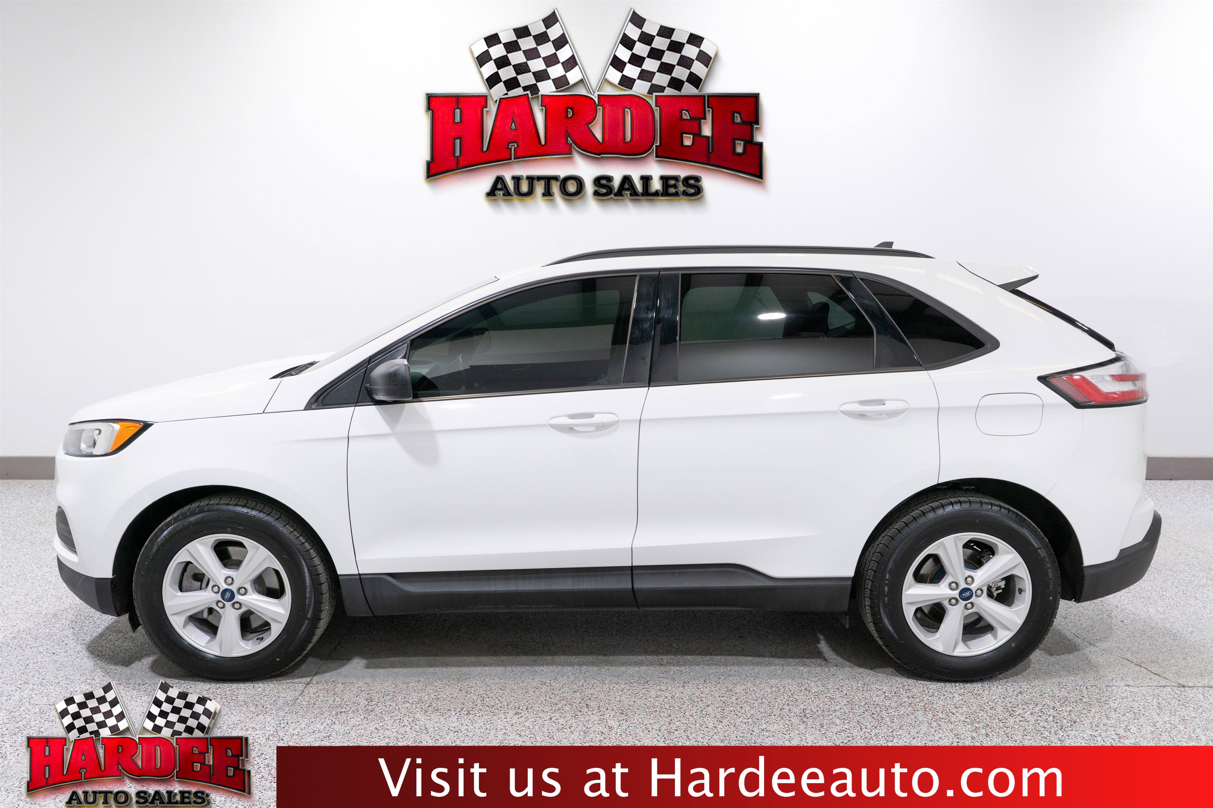 Used 2021 Ford Edge SE image 1