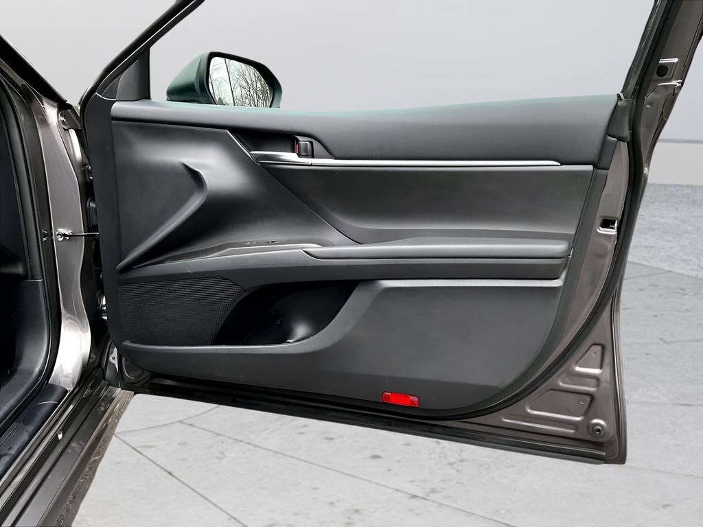 Used 2023 Toyota Camry SE image 29