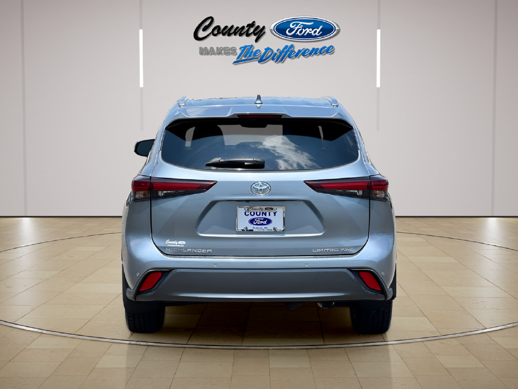 Used 2024 Toyota Highlander Limited AWD/4WD image 10