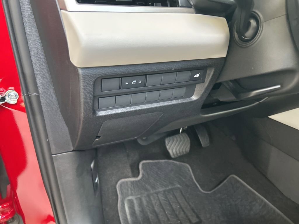 New 2025 Mitsubishi Outlander SE image 40