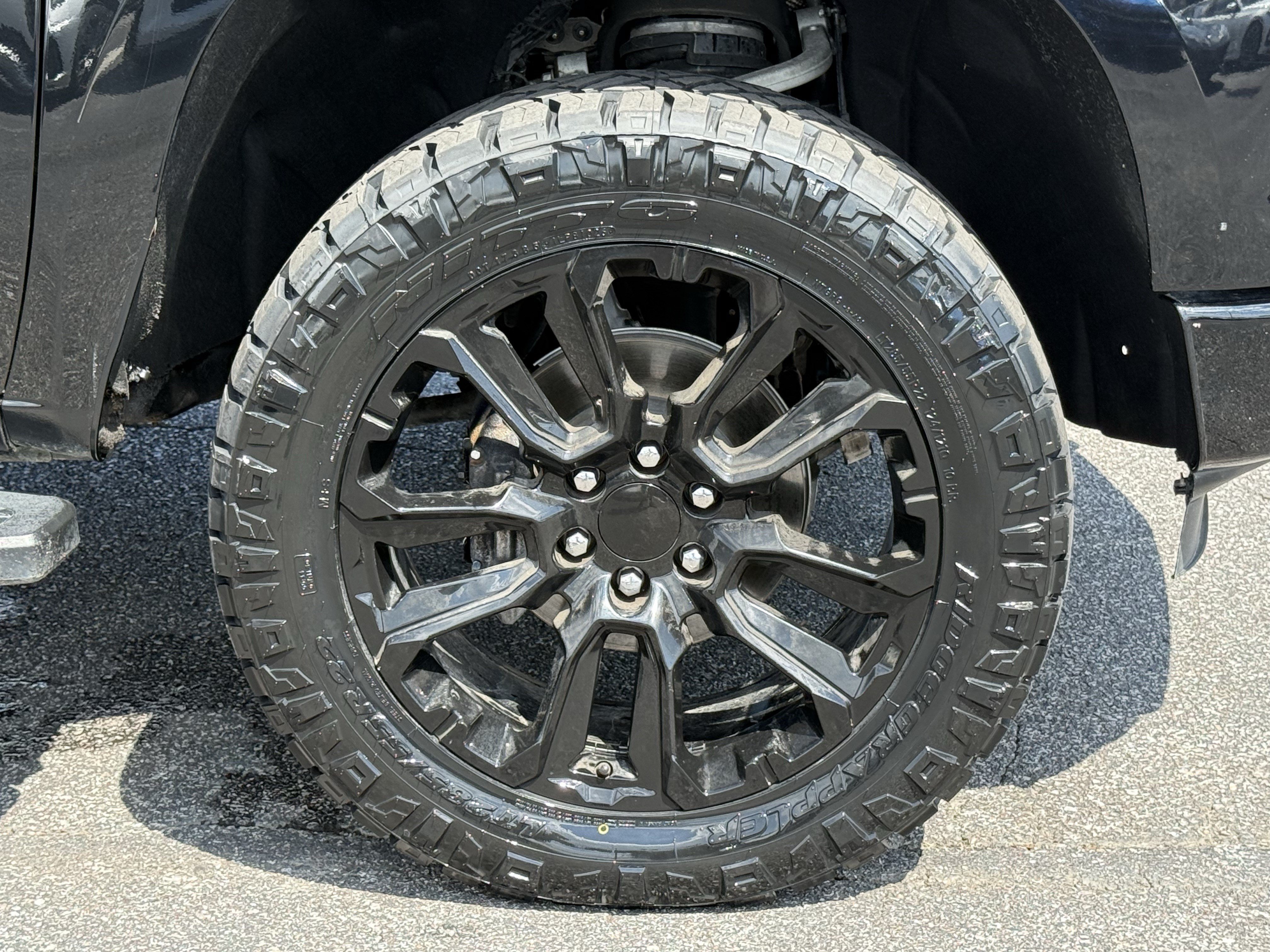Used 2023 Chevrolet Silverado 1500 High Country w/ High Country Premium Package AWD/4WD image 13