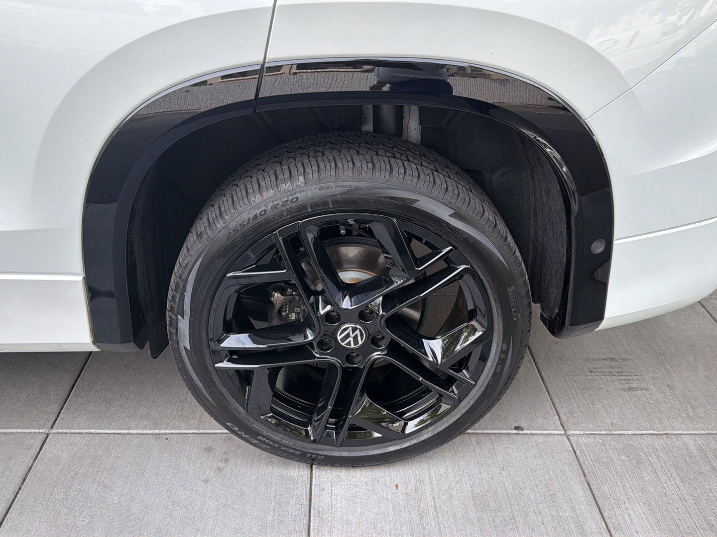 Certified 2026 Volkswagen Tiguan SE R-Line AWD/4WD image 12