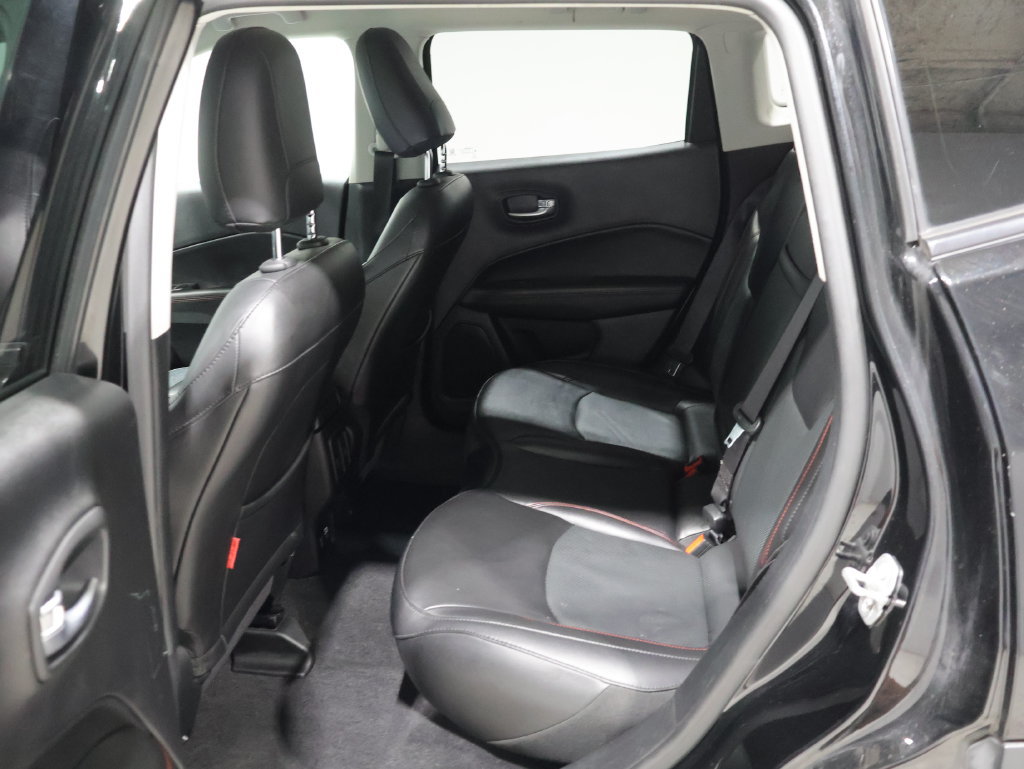 Used 2019 Jeep Compass Trailhawk w/ Leather Interior Group AWD/4WD image 18