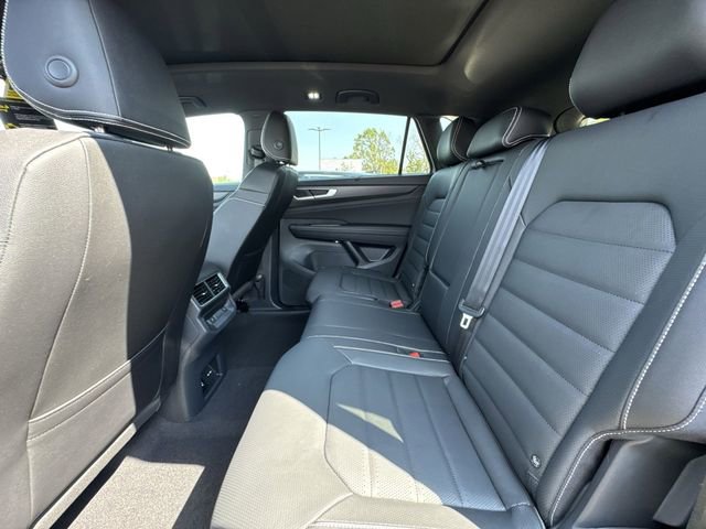 New 2026 Volkswagen Atlas Cross Sport SEL R-Line image 9