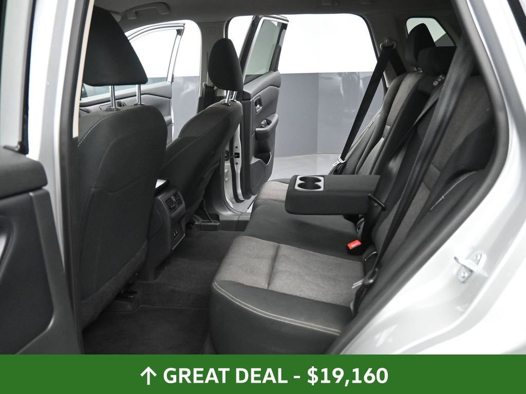 Used 2024 Nissan Rogue SV image 28