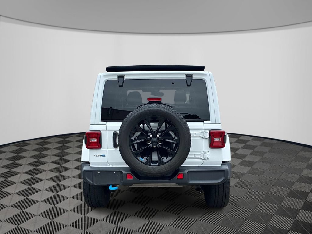 Used 2023 Jeep Wrangler Unlimited Sahara w/ Cold Weather Group AWD/4WD image 6