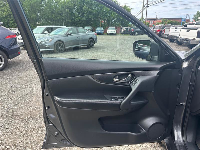 Used 2014 Nissan Rogue SL w/ SL Premium Package AWD/4WD image 27