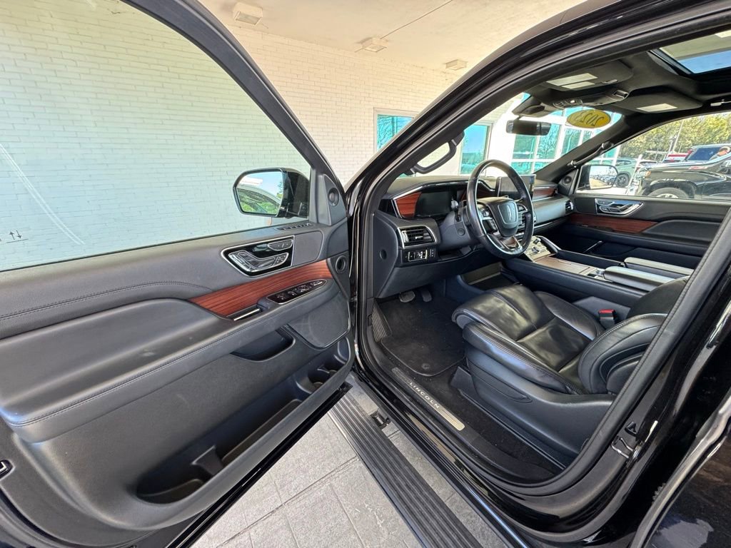 Used 2023 Lincoln Navigator L Reserve image 13