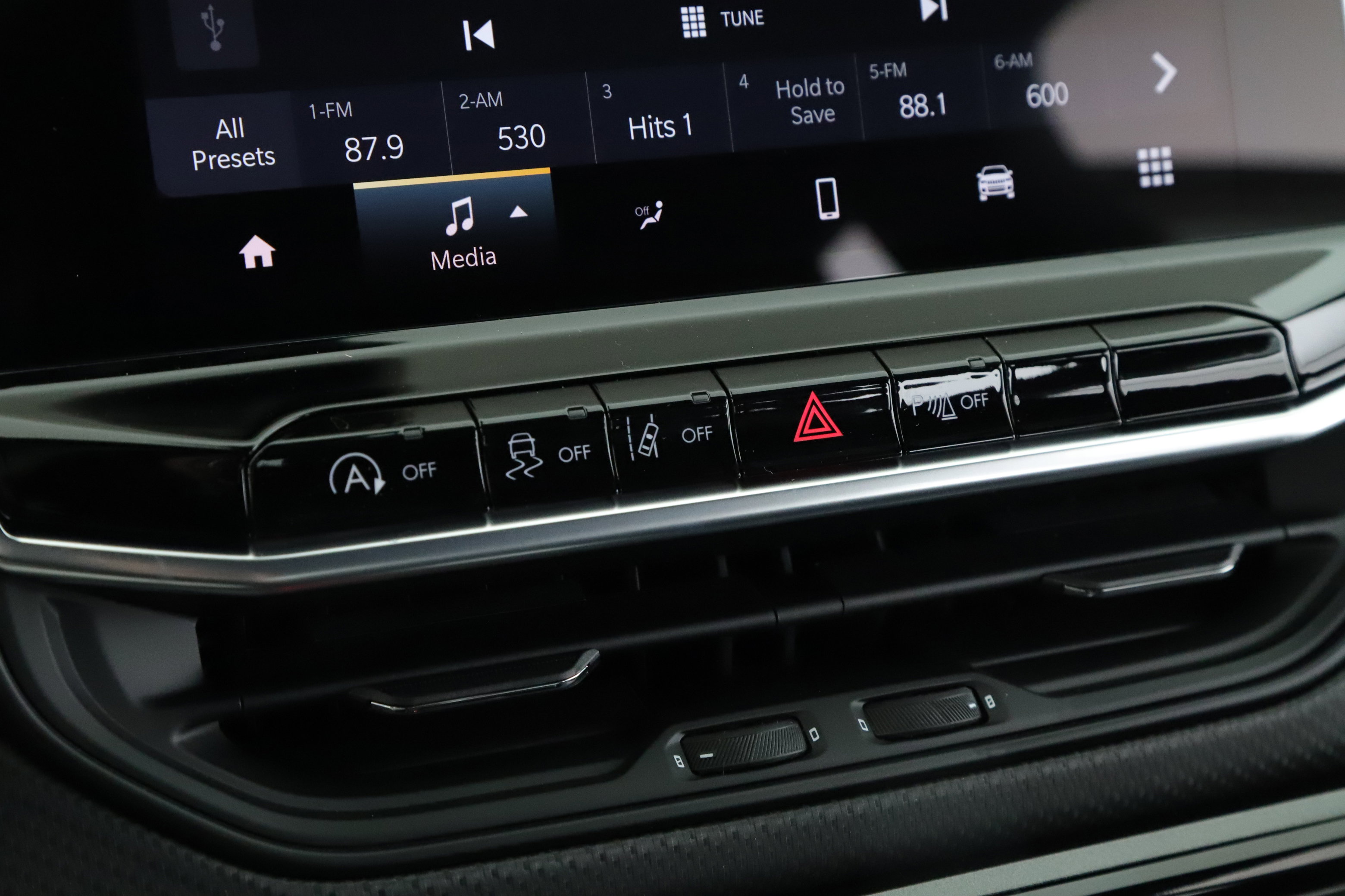 New 2026 Jeep Compass Limited image 12