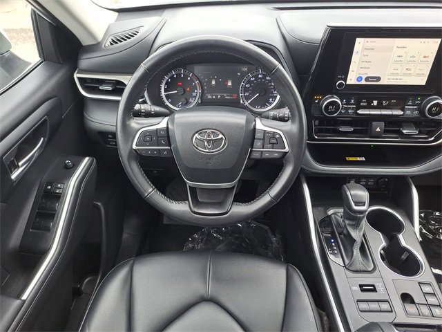 Used 2024 Toyota Highlander XLE image 17