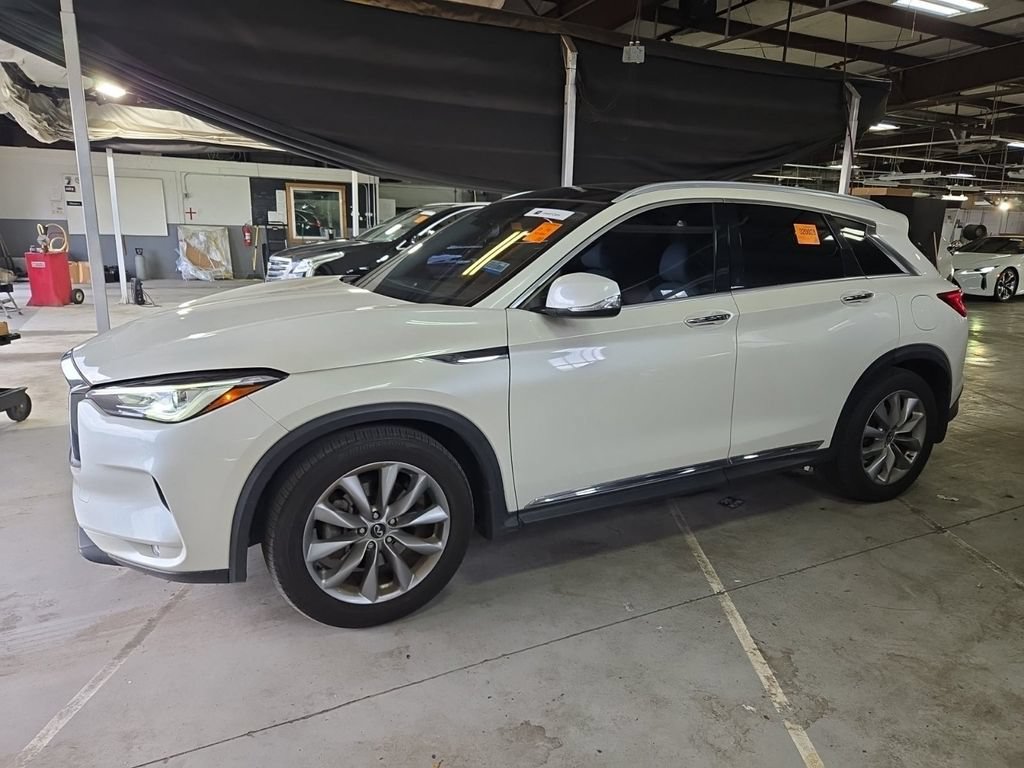 Used 2019 INFINITI QX50 Luxe w/ Navigation Package FWD image 7