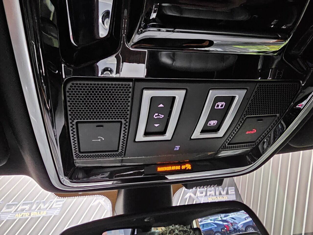 Used 2015 Land Rover Range Rover Supercharged AWD/4WD image 28