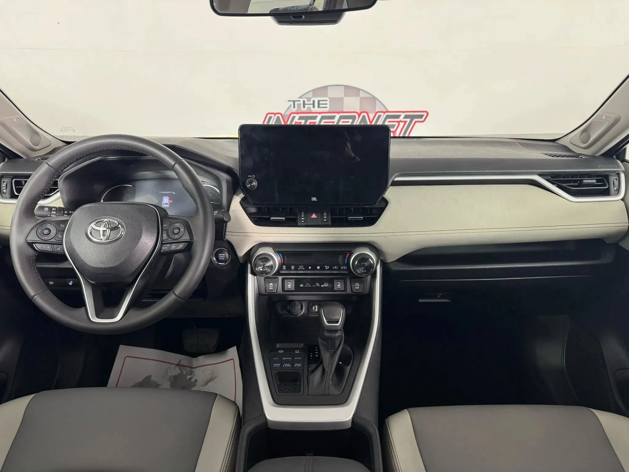 Used 2025 Toyota RAV4 XLE Premium w/ Weather Package AWD/4WD image 11