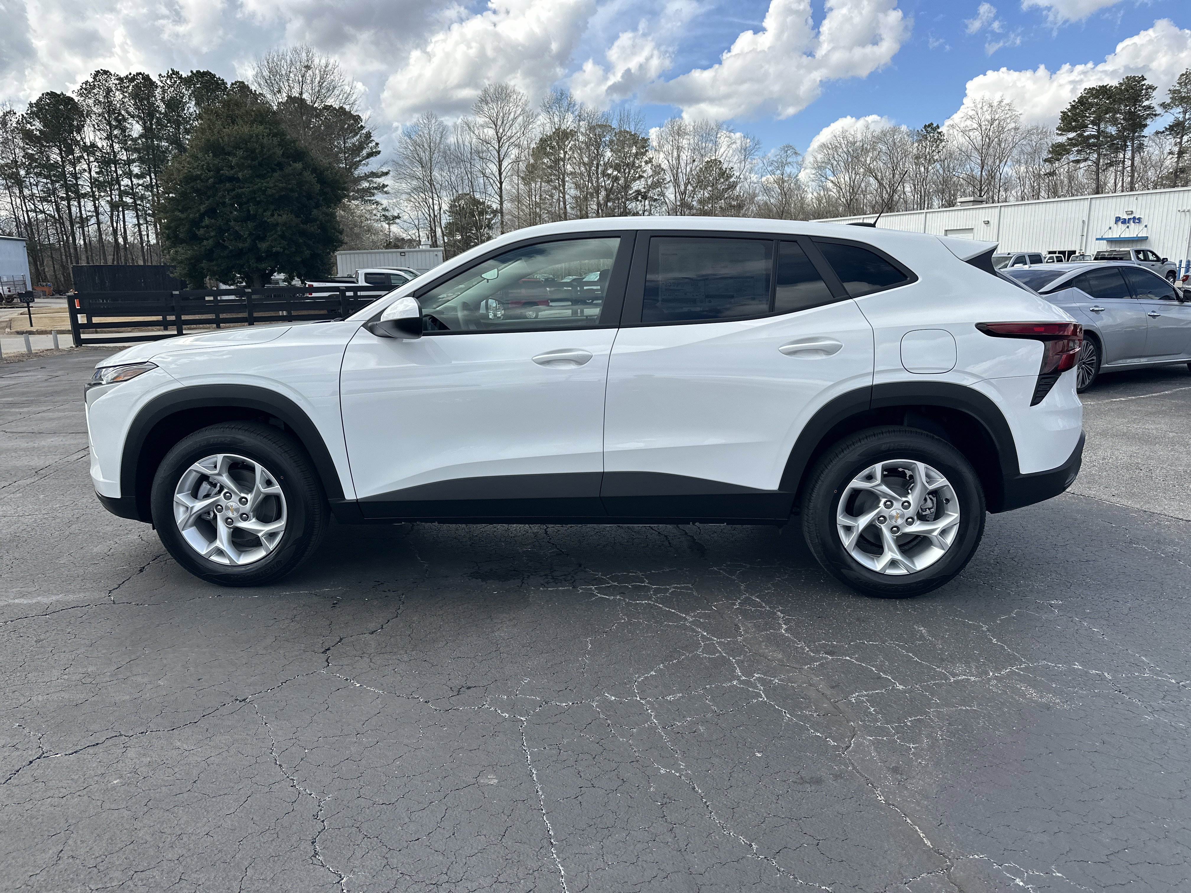 New 2026 Chevrolet Trax LS w/ LS Convenience Package FWD image 6