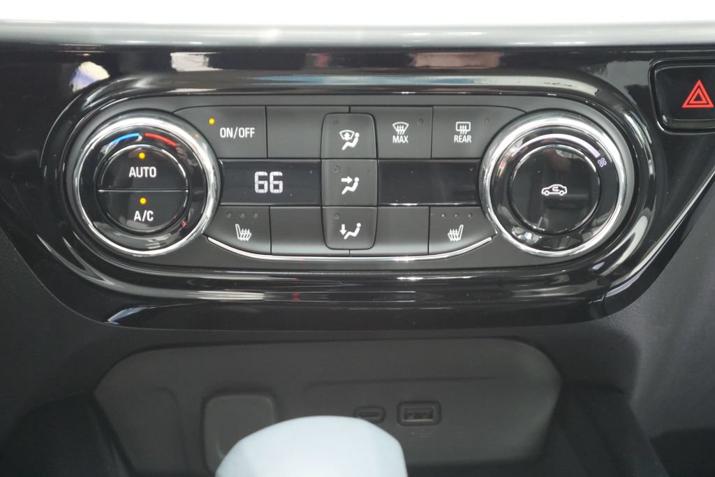New 2026 Chevrolet Trax LT w/ Sunroof Package FWD image 18