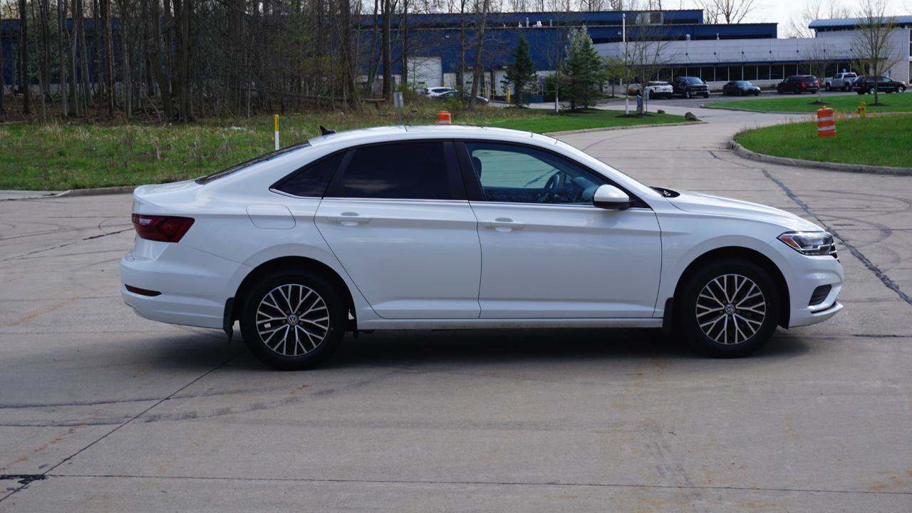 Used 2021 Volkswagen Jetta SE FWD image 6