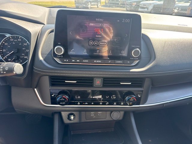 Used 2024 Nissan Rogue SV w/ SV Premium Package AWD/4WD image 17