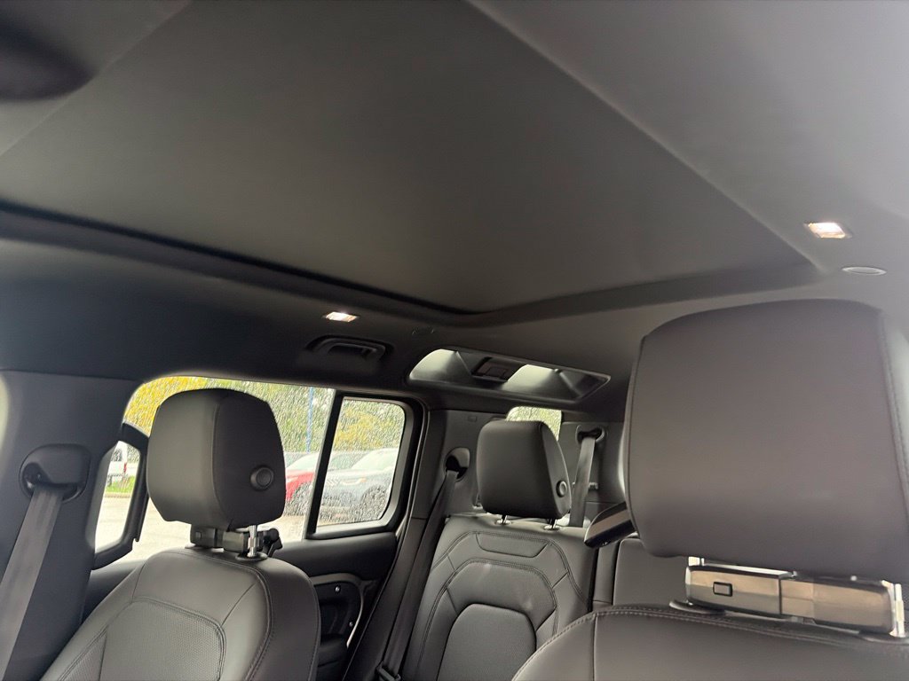 Certified 2025 Land Rover Defender 110 S AWD/4WD image 17