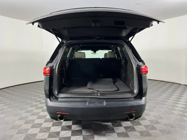 Used 2023 Chevrolet Traverse LS FWD image 44