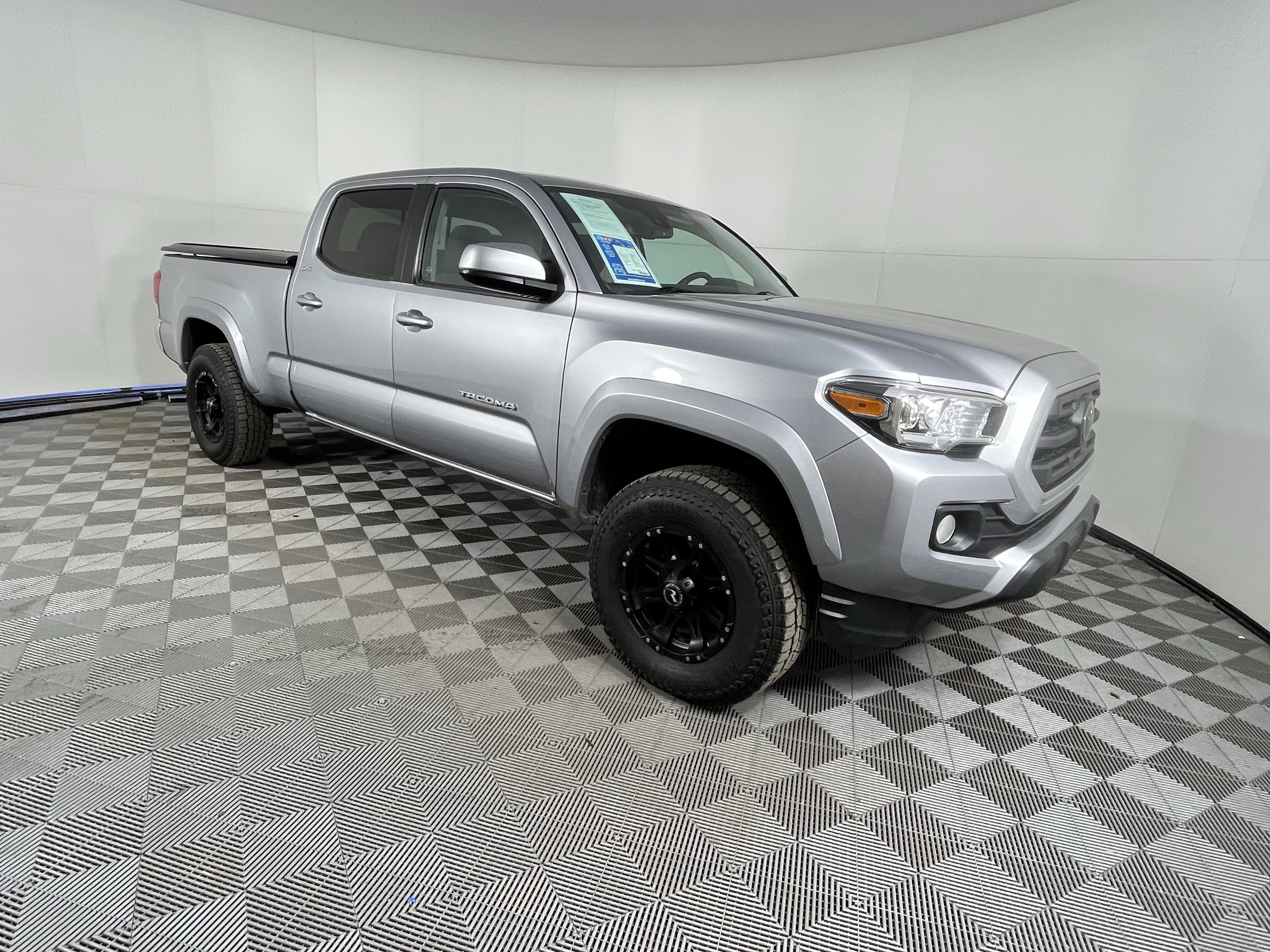 Used 2018 Toyota Tacoma SR5 image 7