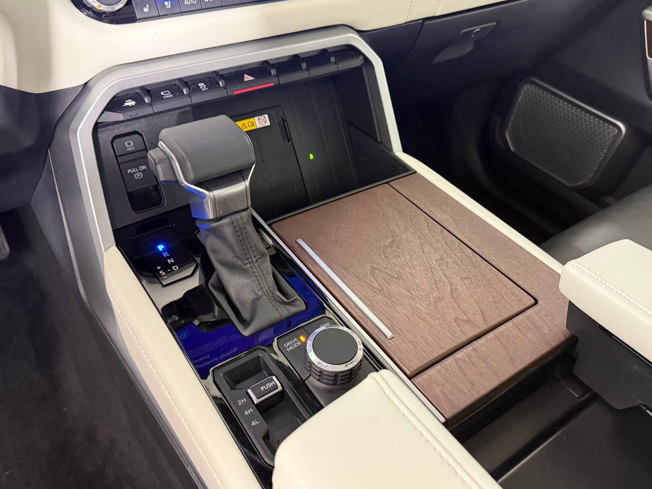 Used 2024 Toyota Sequoia Capstone AWD/4WD image 18