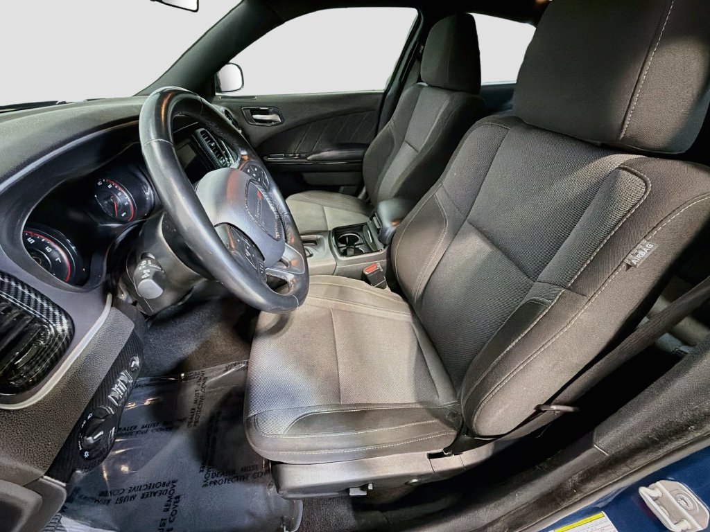 Used 2020 Dodge Charger SXT w/ Blacktop Package RWD image 21
