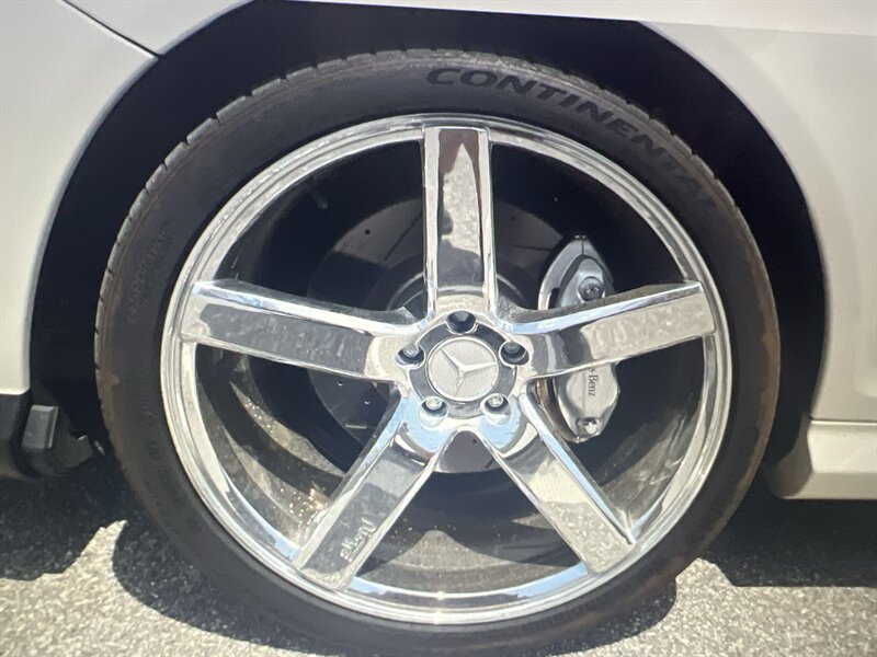 Used 2012 Mercedes-Benz CL 550 4MATIC image 10
