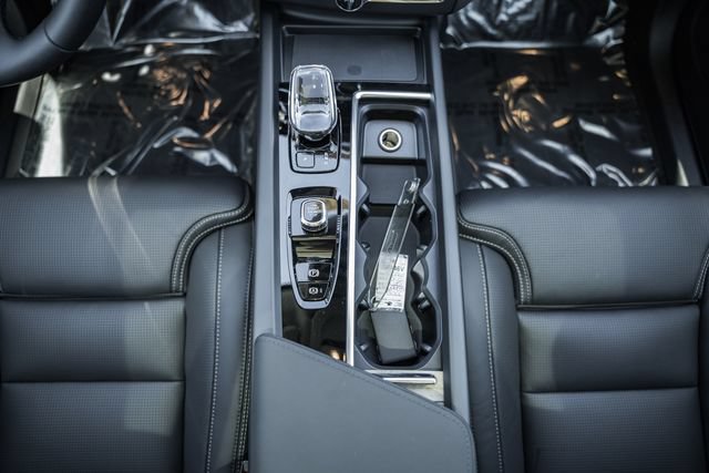 New 2026 Volvo XC60 T8 Ultra w/ Protection Package Premier AWD/4WD image 26