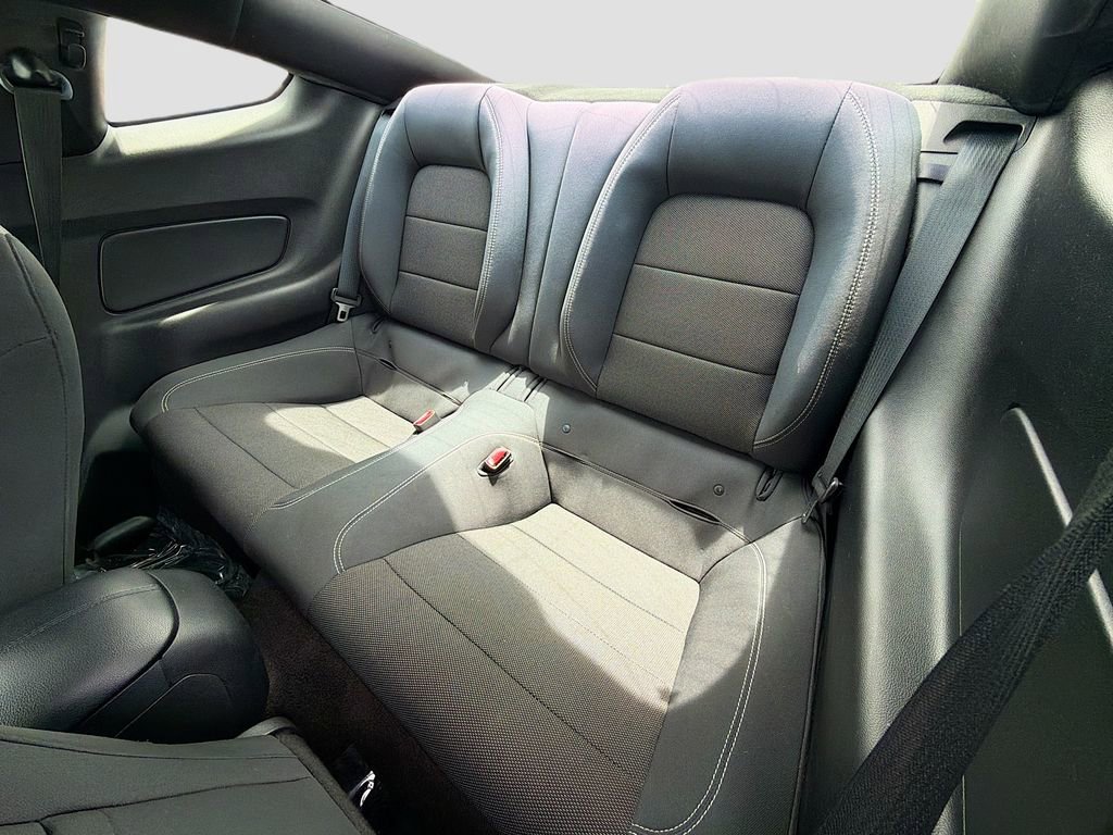 Used 2017 Ford Mustang Coupe image 19