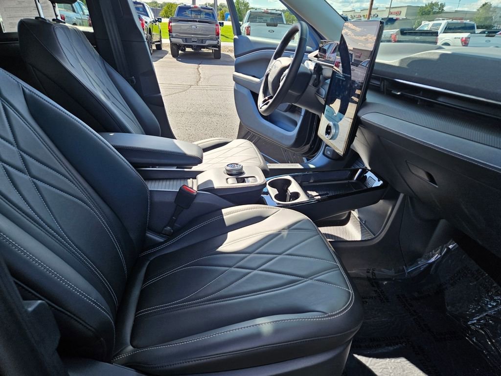 Used 2024 Ford Mustang Mach-E Select image 21