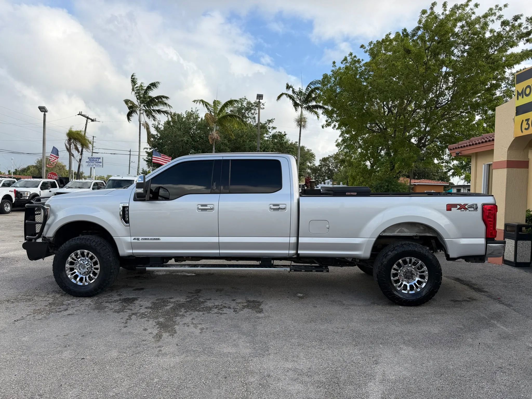 Used 2018 Ford F250 XLT w/ XLT Premium Package image 2
