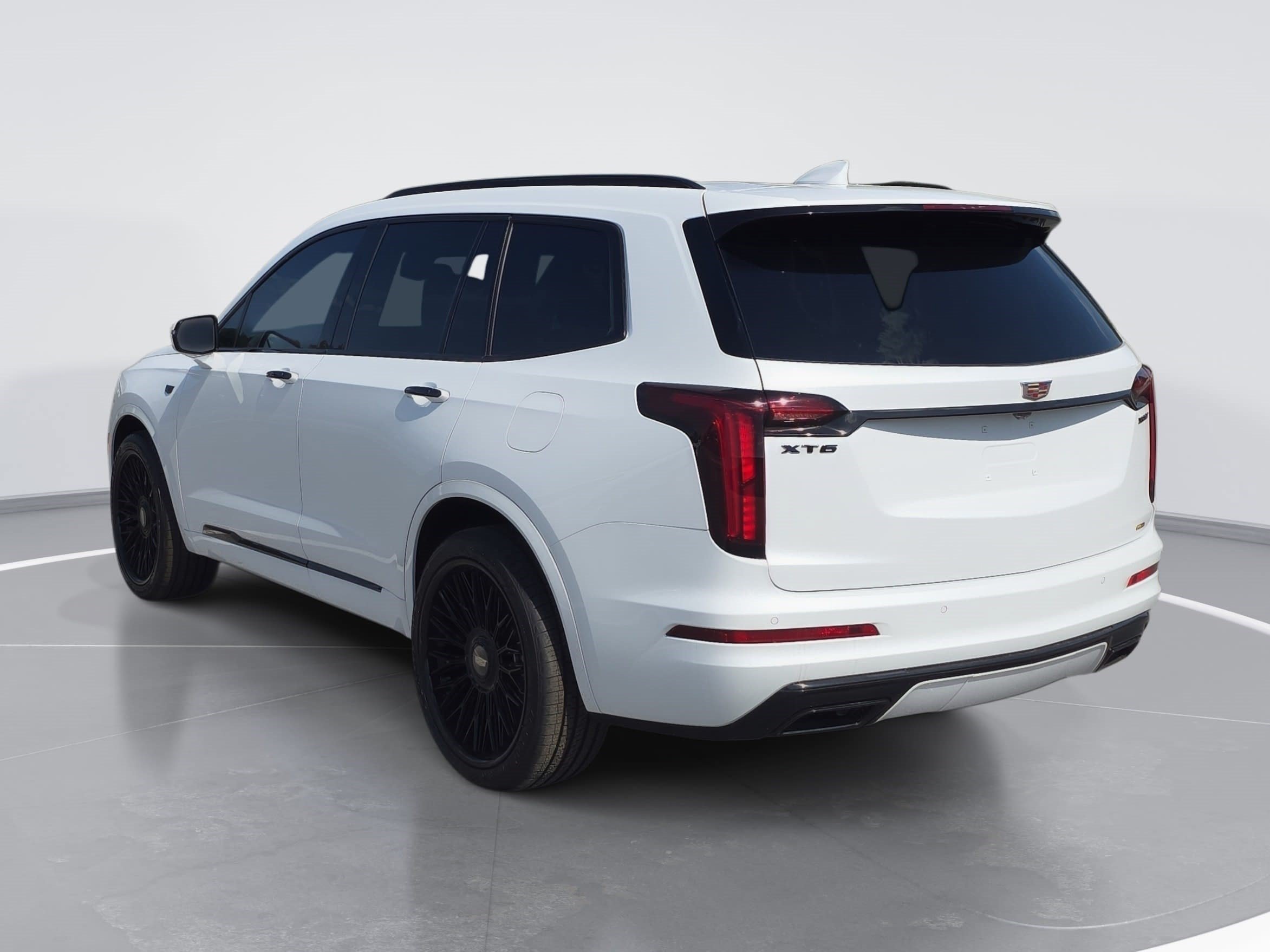 New 2025 Cadillac XT6 Luxury FWD image 5