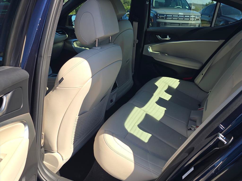 Used 2026 Genesis G70 2.5T RWD image 10