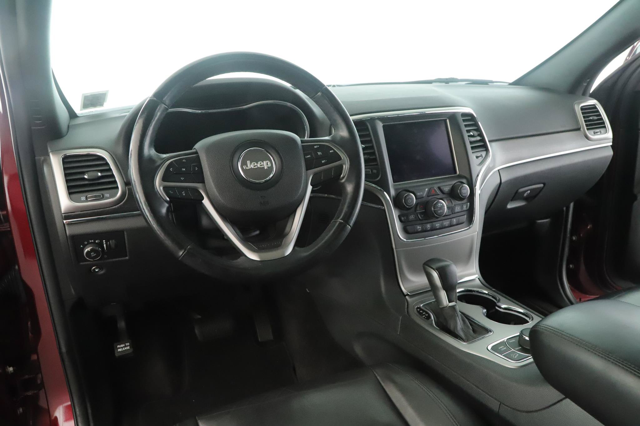 Used 2018 Jeep Grand Cherokee Limited AWD/4WD image 2