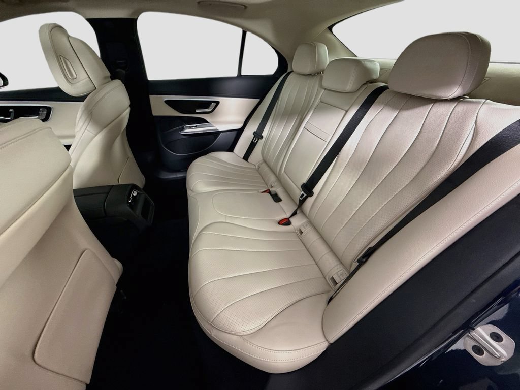Used 2025 Mercedes-Benz E 450 4MATIC Sedan w/ MBUS Superscreen Package image 25